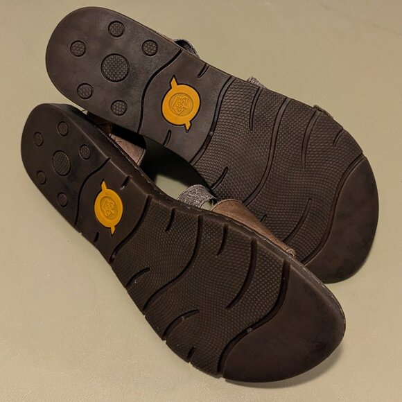 BORN Britton Leather Strappy Sandals 10 Brown Tan Cushioned Comfortable Flats - Picture 6 of 8